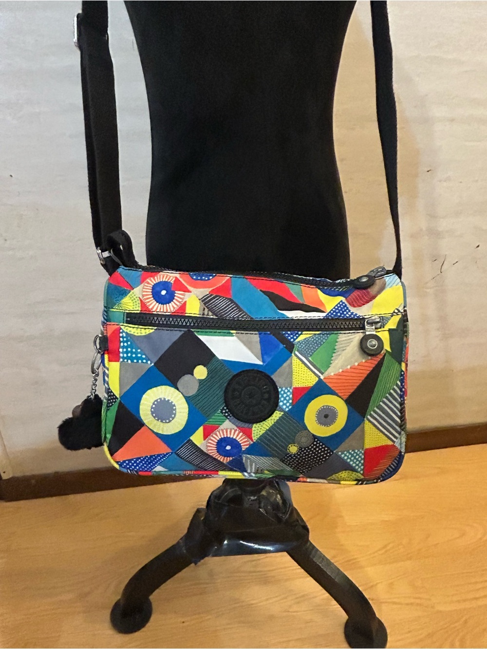 Kipling Callie Crossbody Bag “ Abstract Beauty" (Color 901) print pattern.